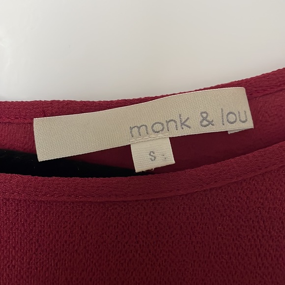 Monk and Lou adorable red dress with faux opening button back and short sleeves. - Picture 4 of 4